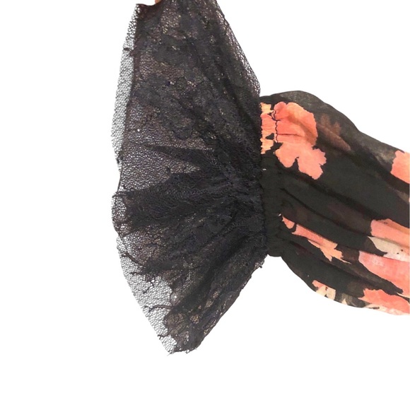 β’ New β’ Free People Daphne Blouse Black Floral NWT Multi-Winner Host Pick - Picture 12 of 15